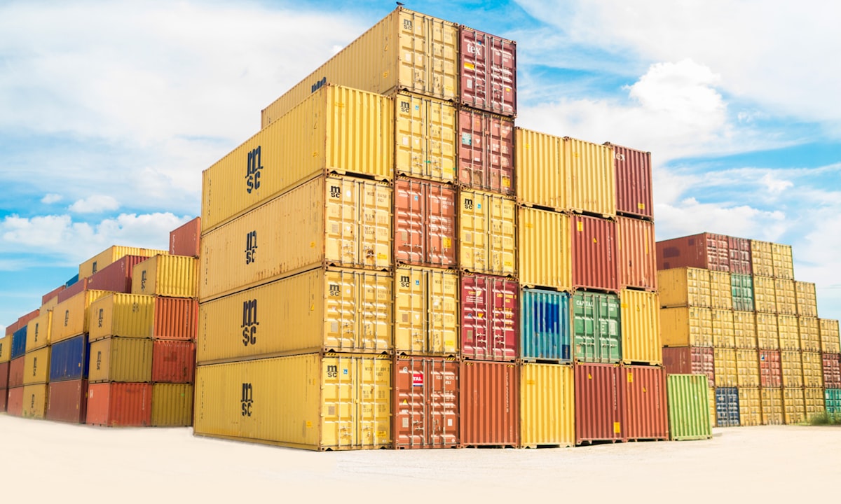 Gestapelde zeecontainers. Een stack waar je een laag uit kunt wisselen is een stack die je nog in de hand hebt.
